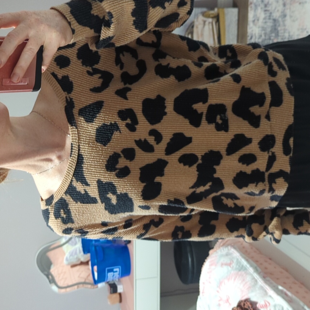 Leopard Print Open Back Top - Picture 2 of 4